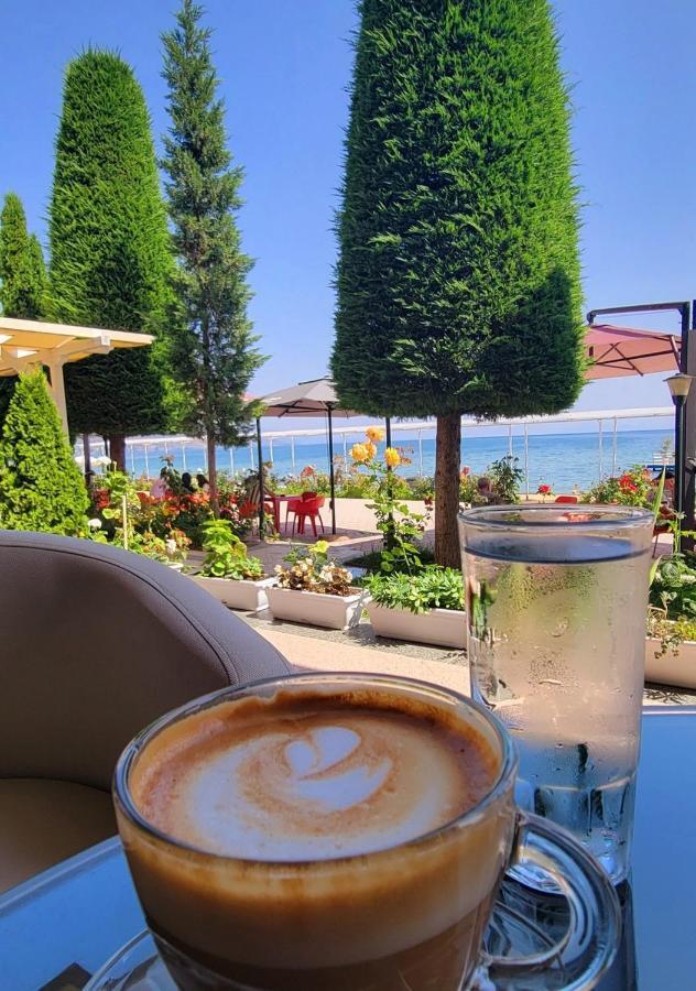 Hotel Enkelana Pogradec Exterior photo