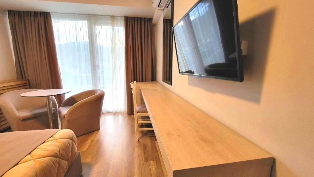 Hotel Enkelana Pogradec Exterior photo