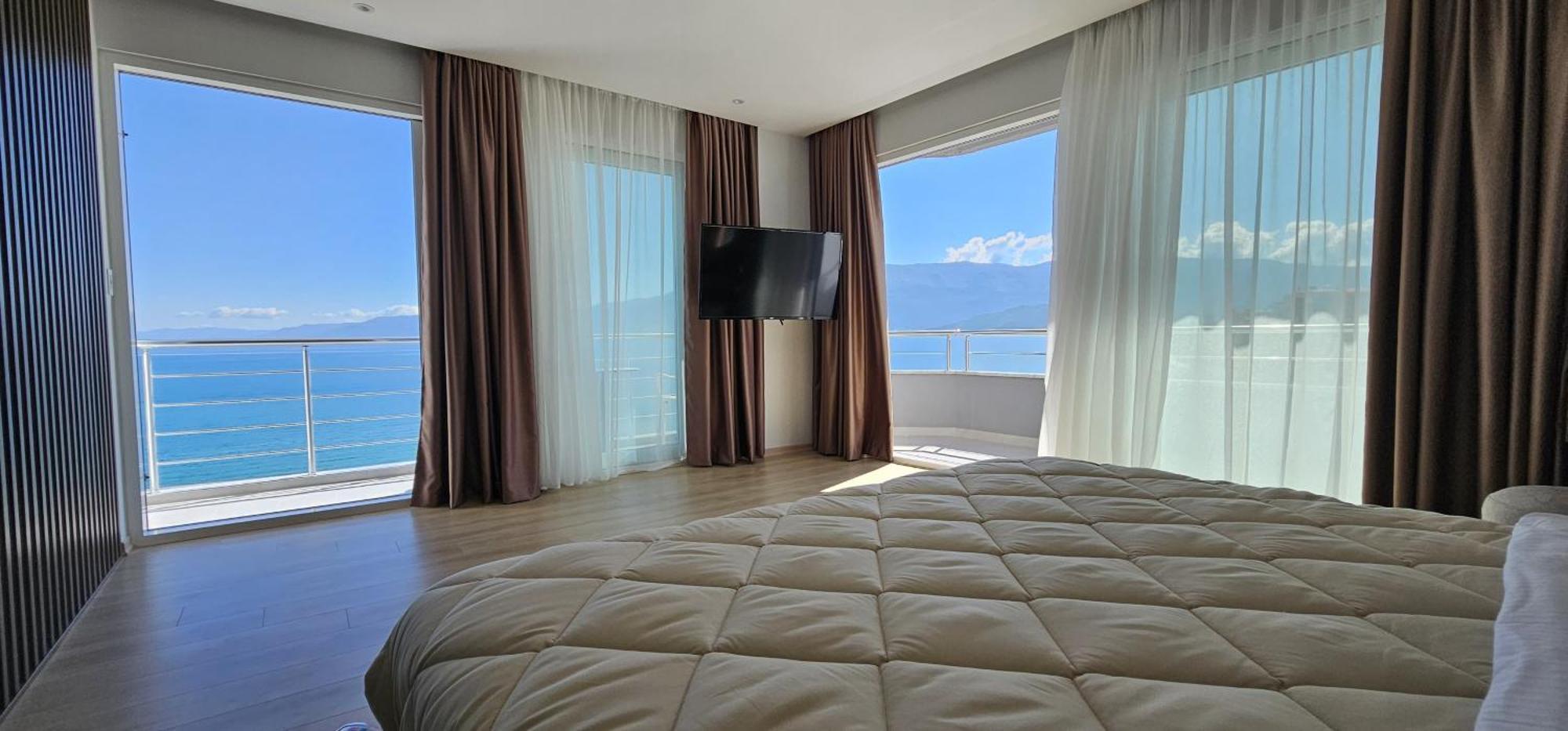 Hotel Enkelana Pogradec Exterior photo